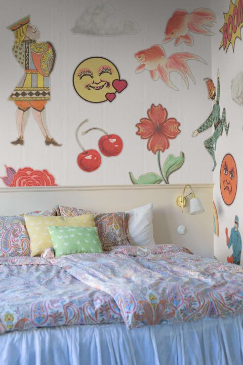 Patches, White, Rebel Walls 2