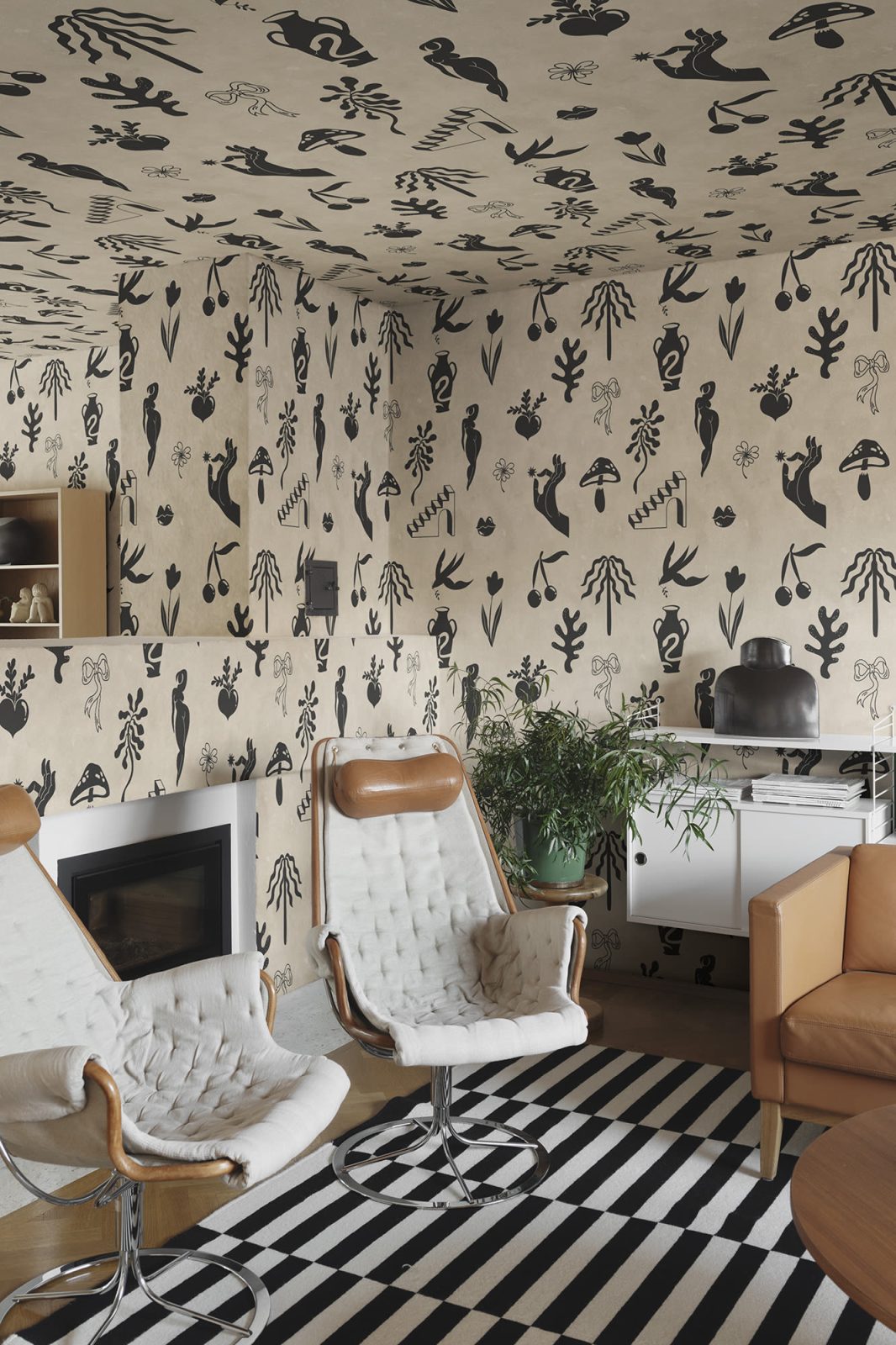 Symbolic Tales, Black, Rebel Walls 3