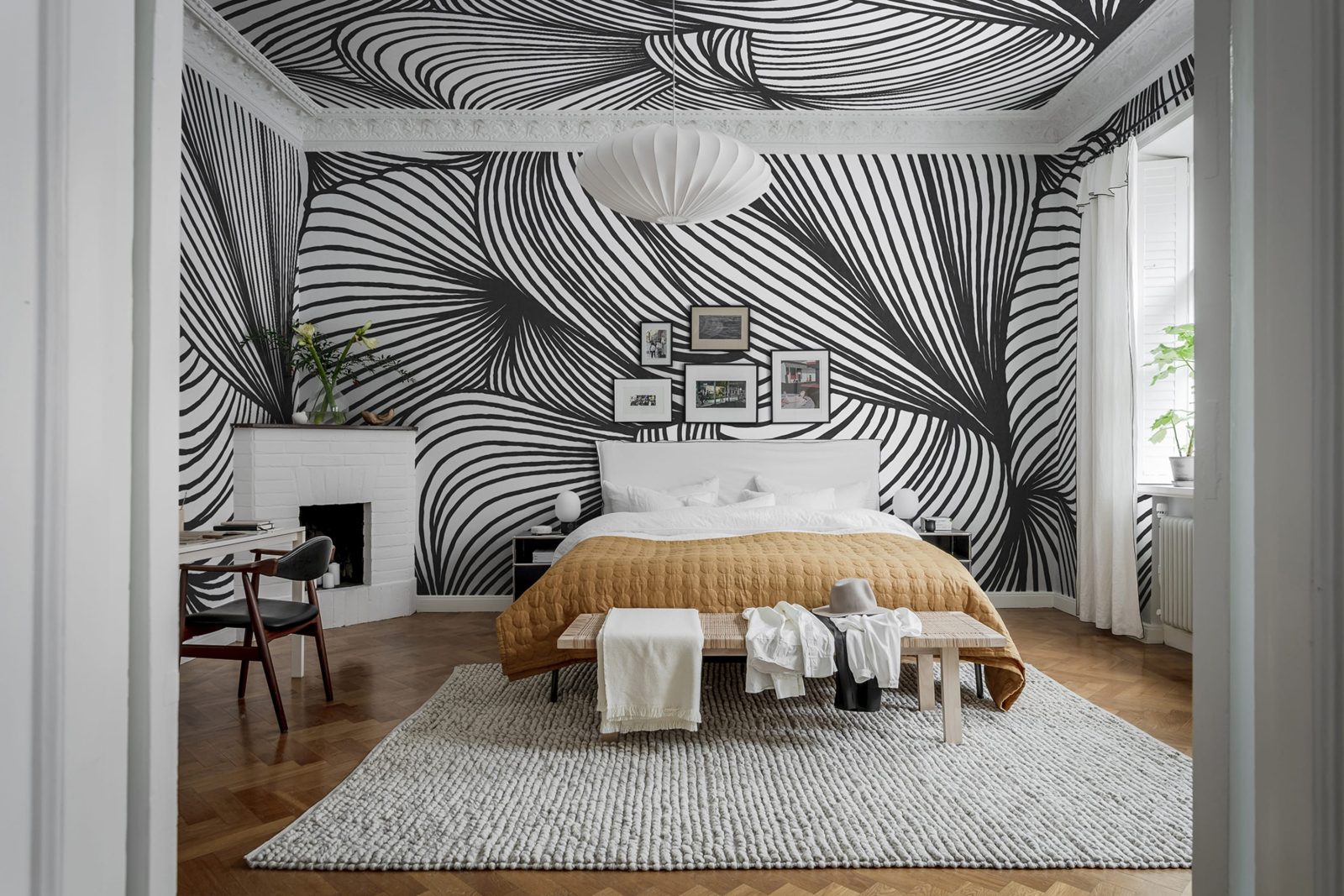 Opulence Lines, Graphite, Rebel Walls 4