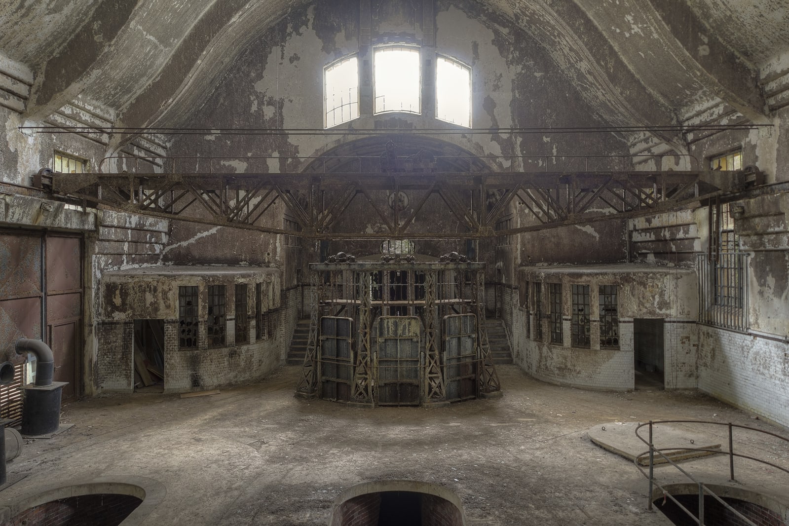 Broken Belle Epoque, Rebel Walls