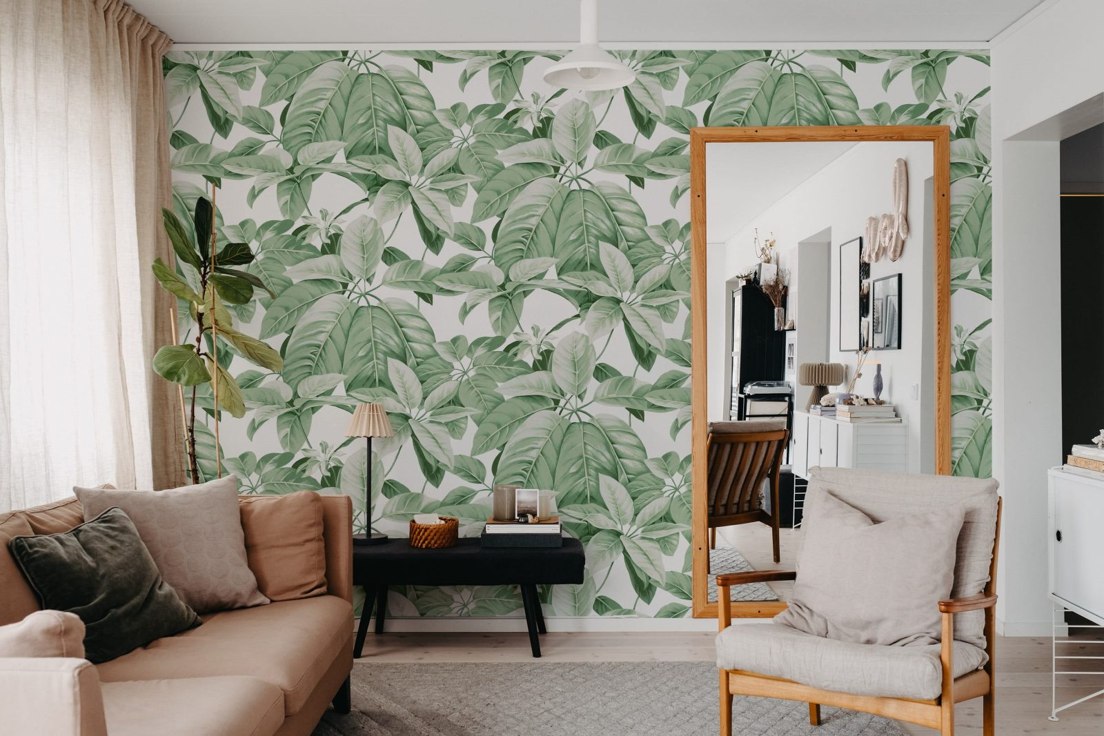 Chestnut, White, Rebel Walls 3