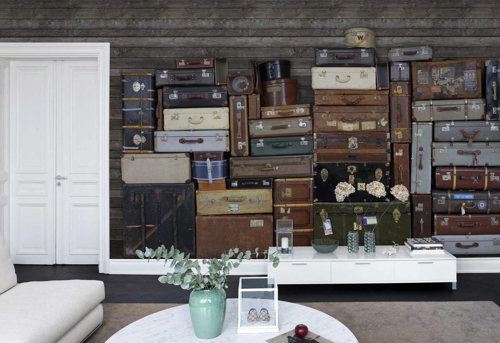 Stacked Suitcases, repetitiv, Rebel Walls 2