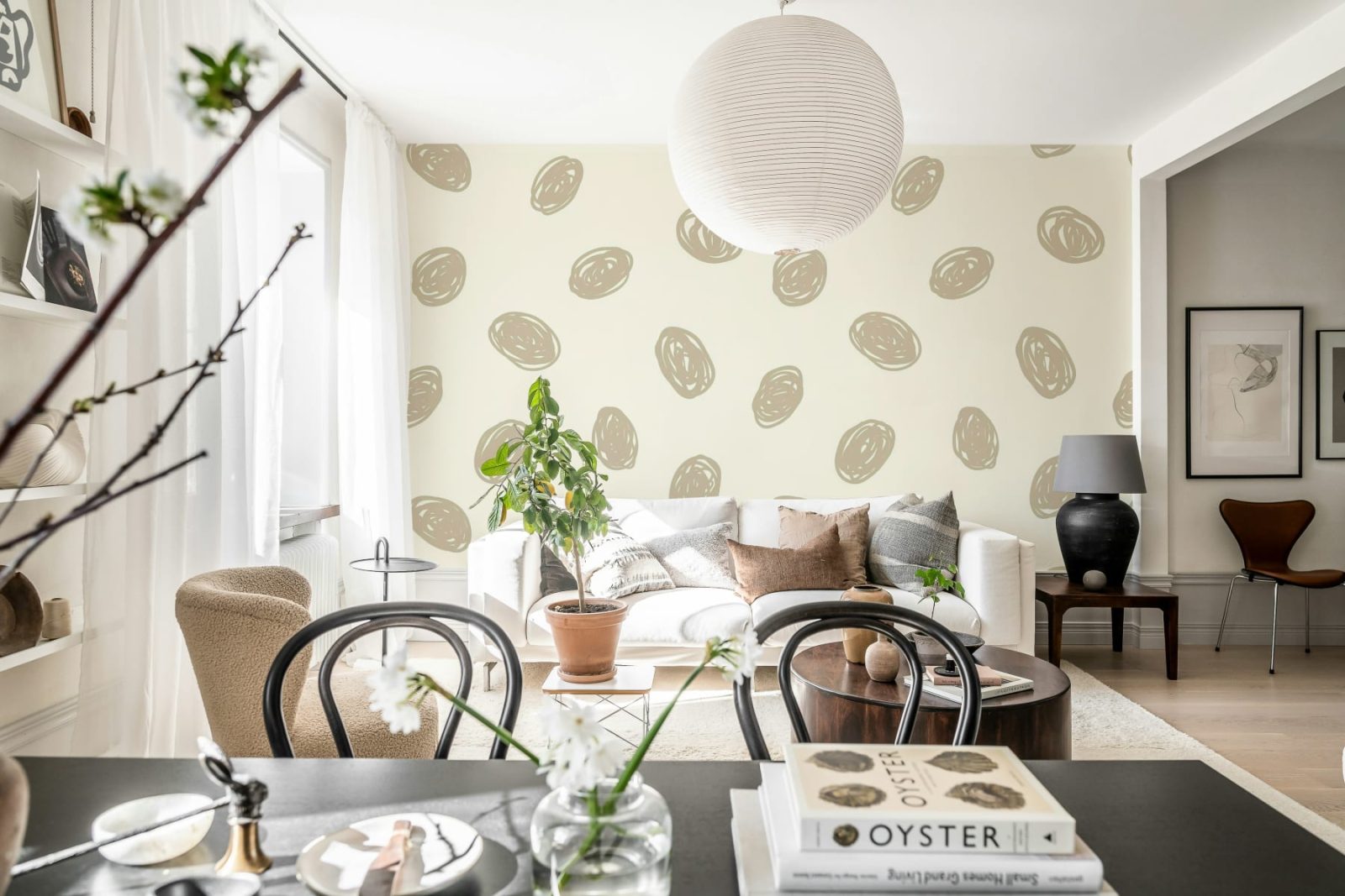 Doodle Dots, Beige, Rebel Walls 2