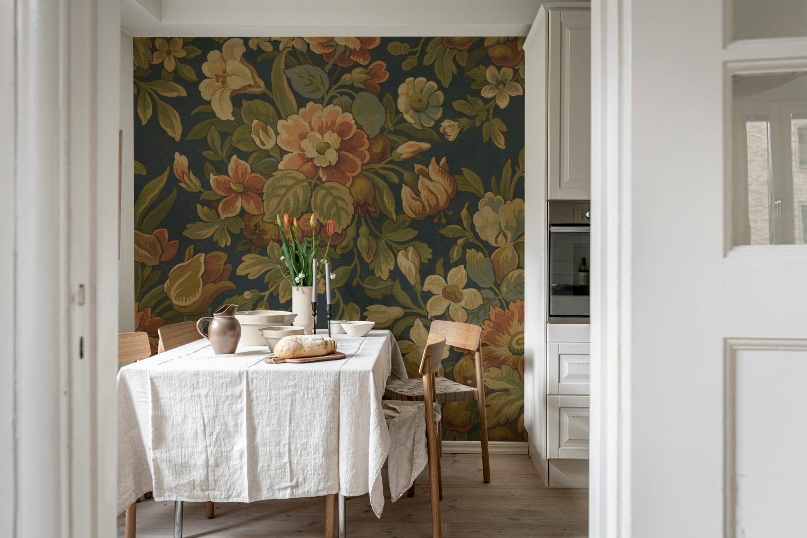 Majestic Vintage Garden, Ivory, Rebel Walls 2