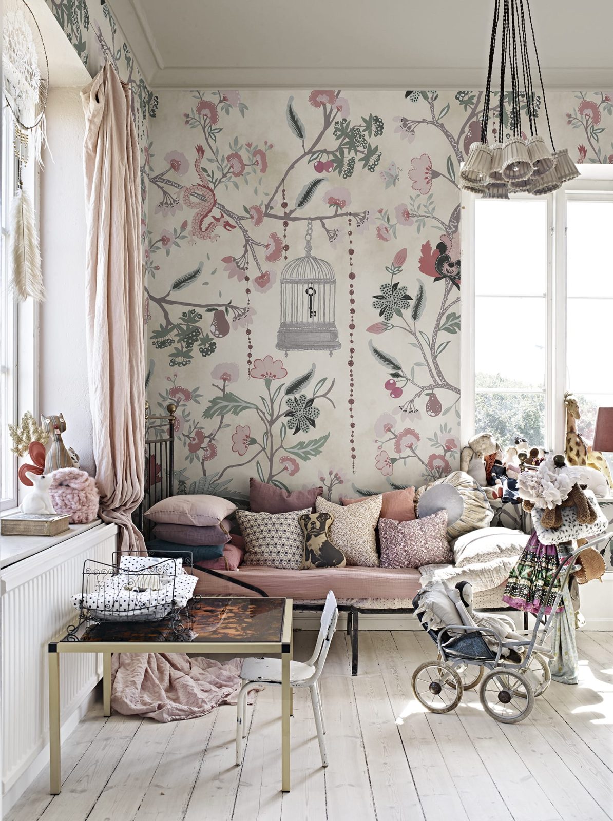 Mystic Garden, Beige, Rebel Walls 2