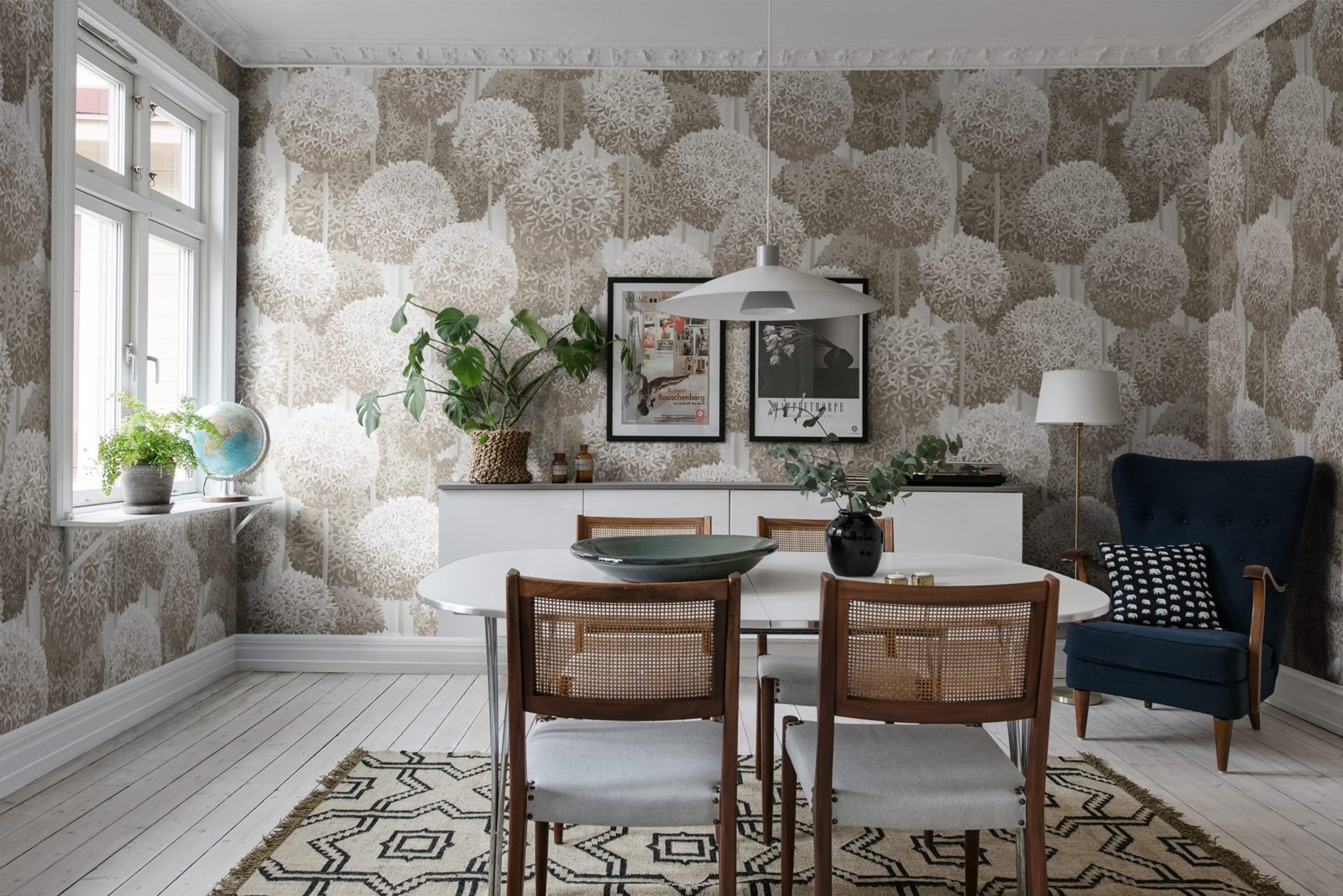 Elysian Flowers, Beige, Rebel Walls 3