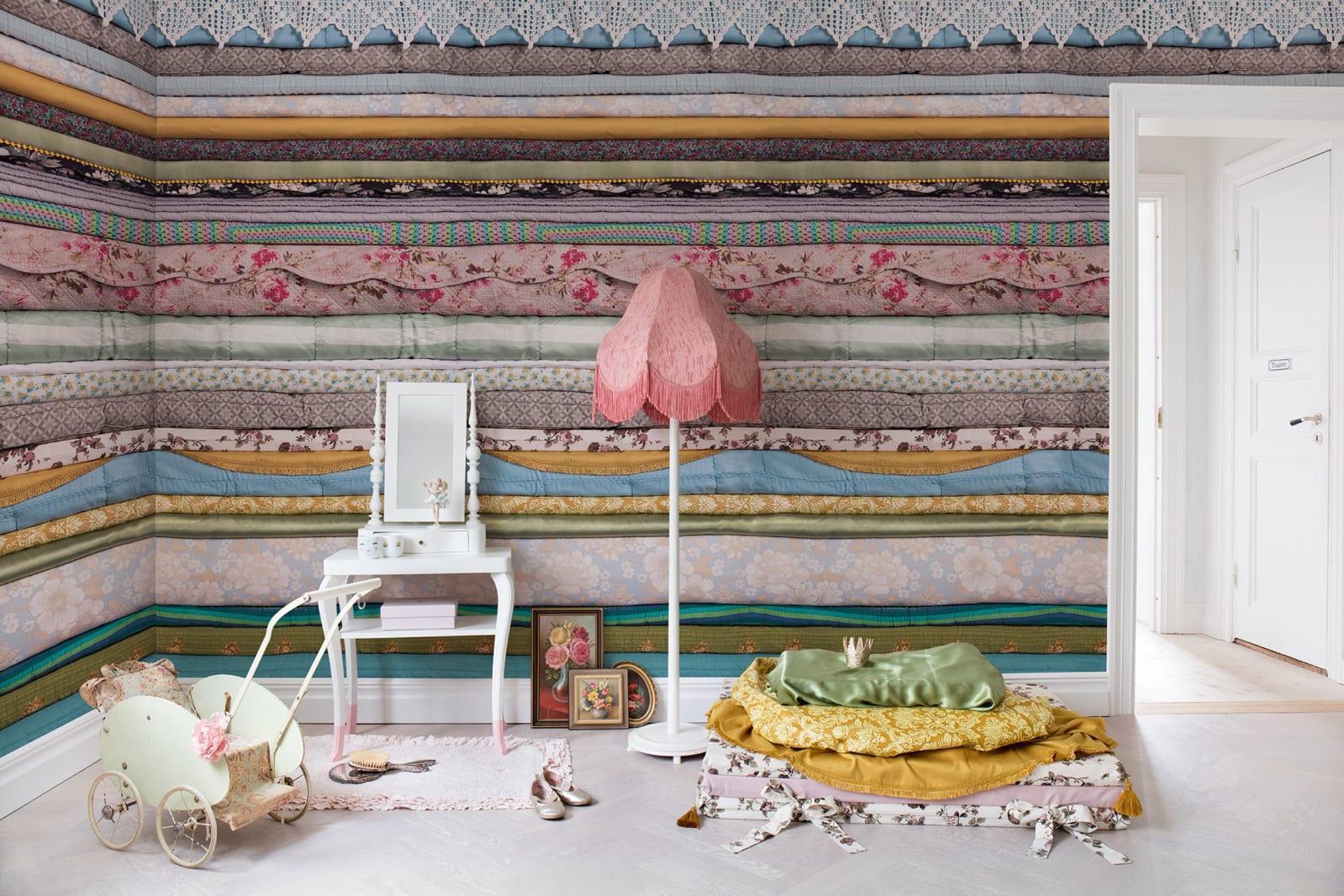 Her Royal Slumber, Rebel Walls 2