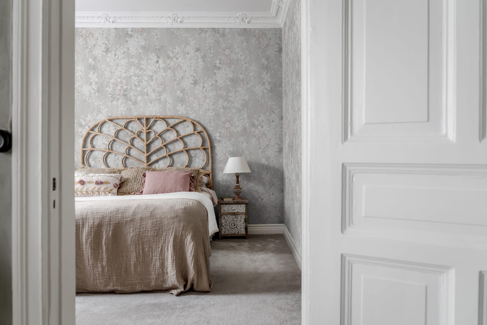 Wisteria Pearl, Rebel Walls 3