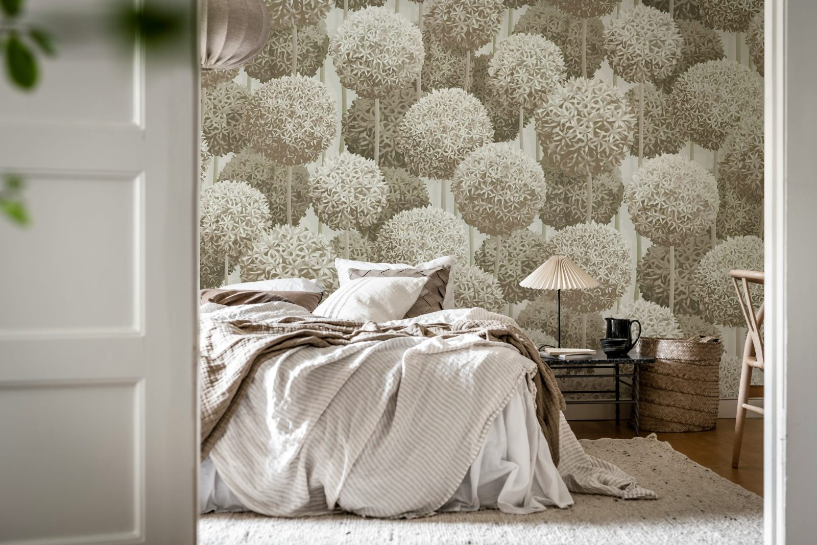 Elysian Flowers, Beige, Rebel Walls 2