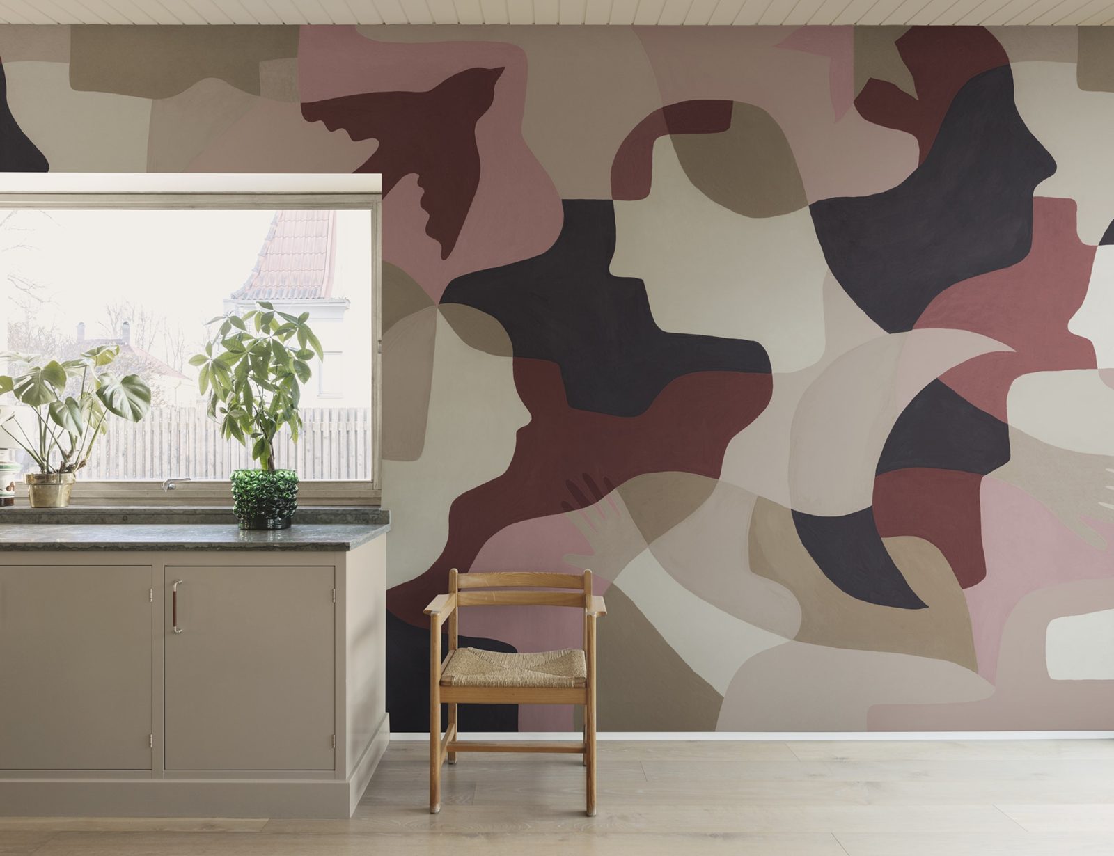 Silent Conversation, Pink & Red, Rebel Walls 3