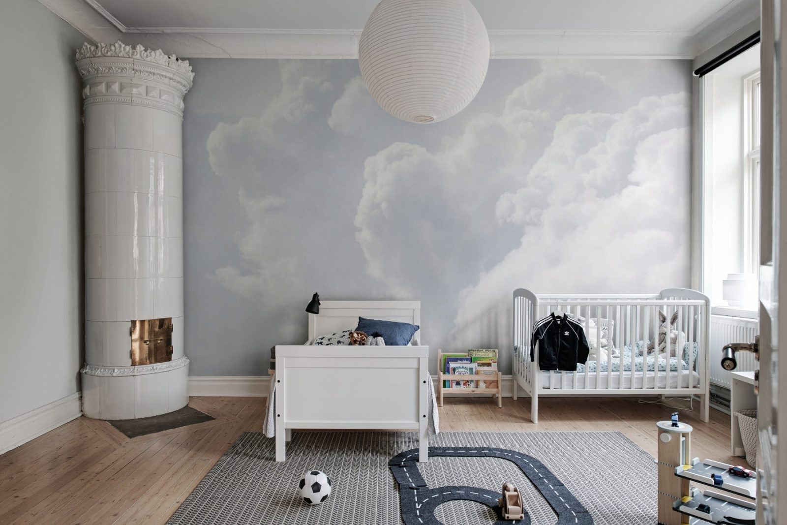 Rolling Clouds, Rebel Walls 4