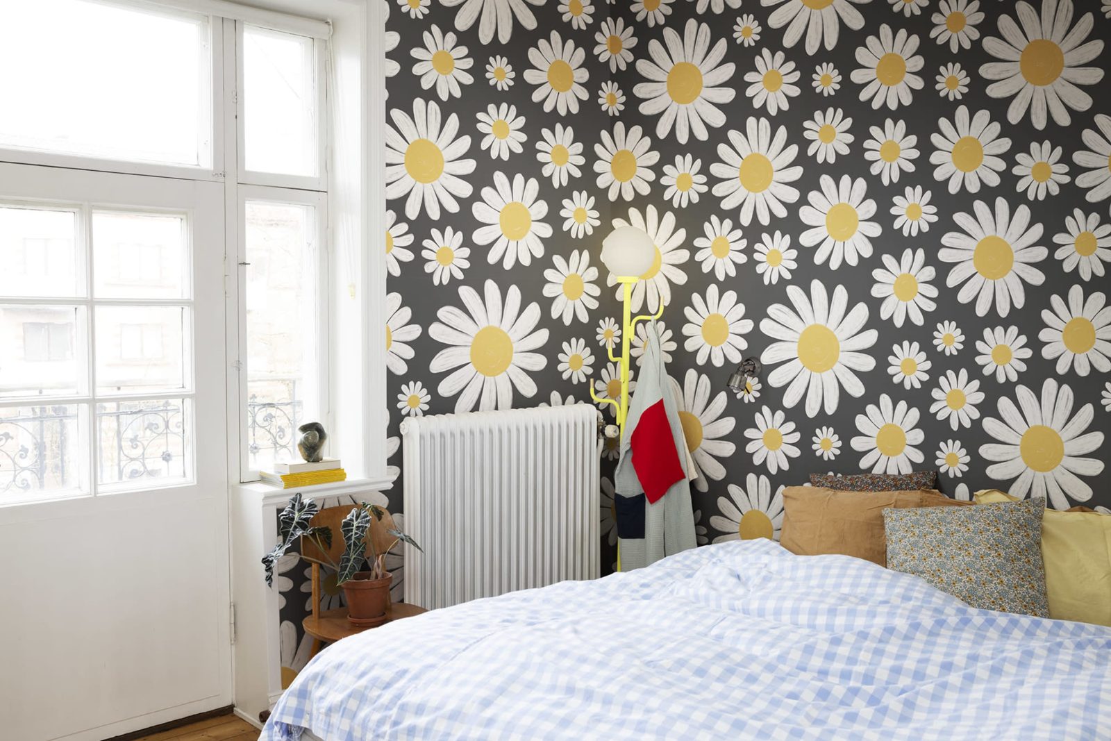 Dashing Daisies, Midnight, Rebel Walls 3
