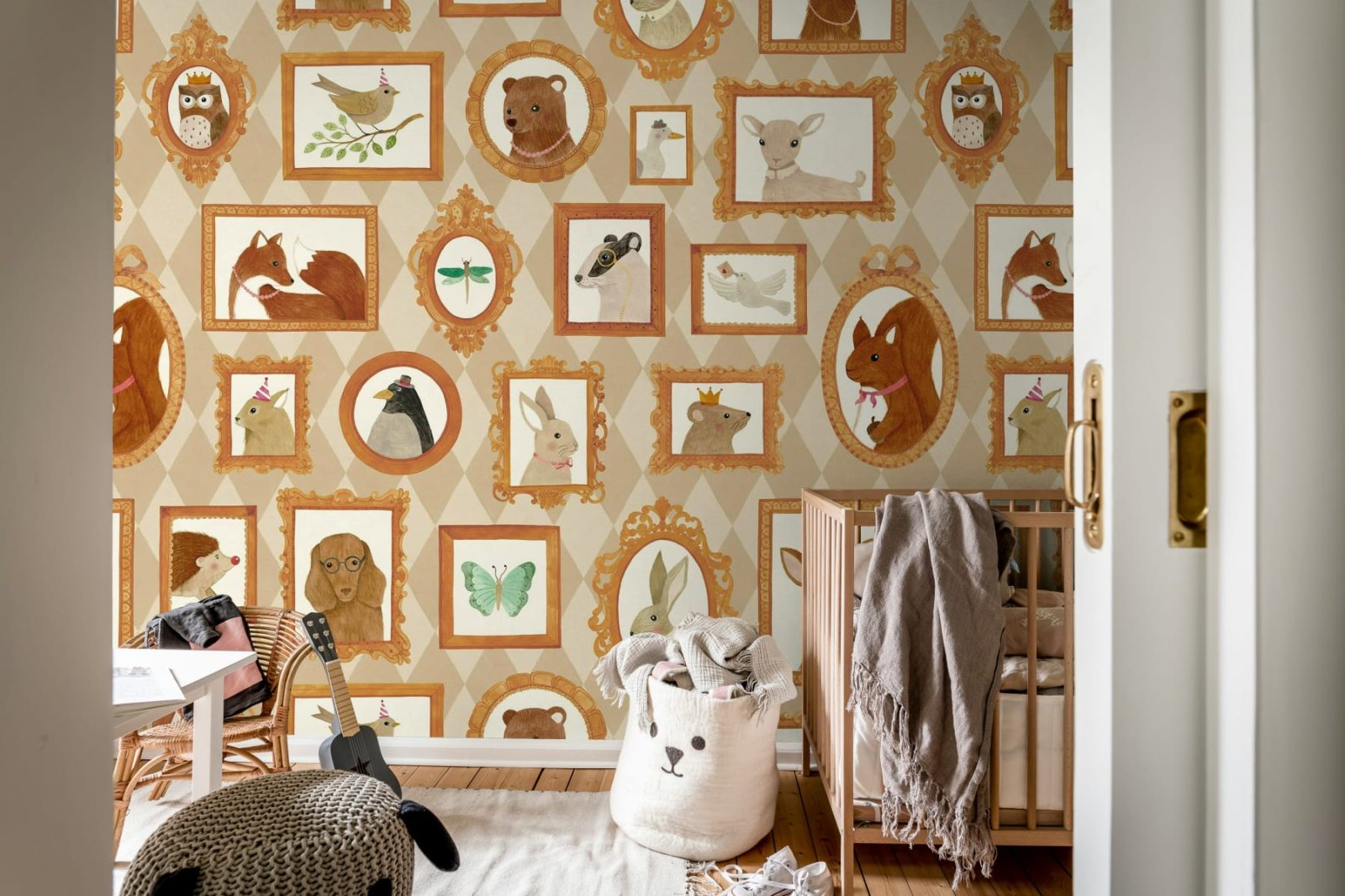 Pet Frames, Harlequin, Rebel Walls 2
