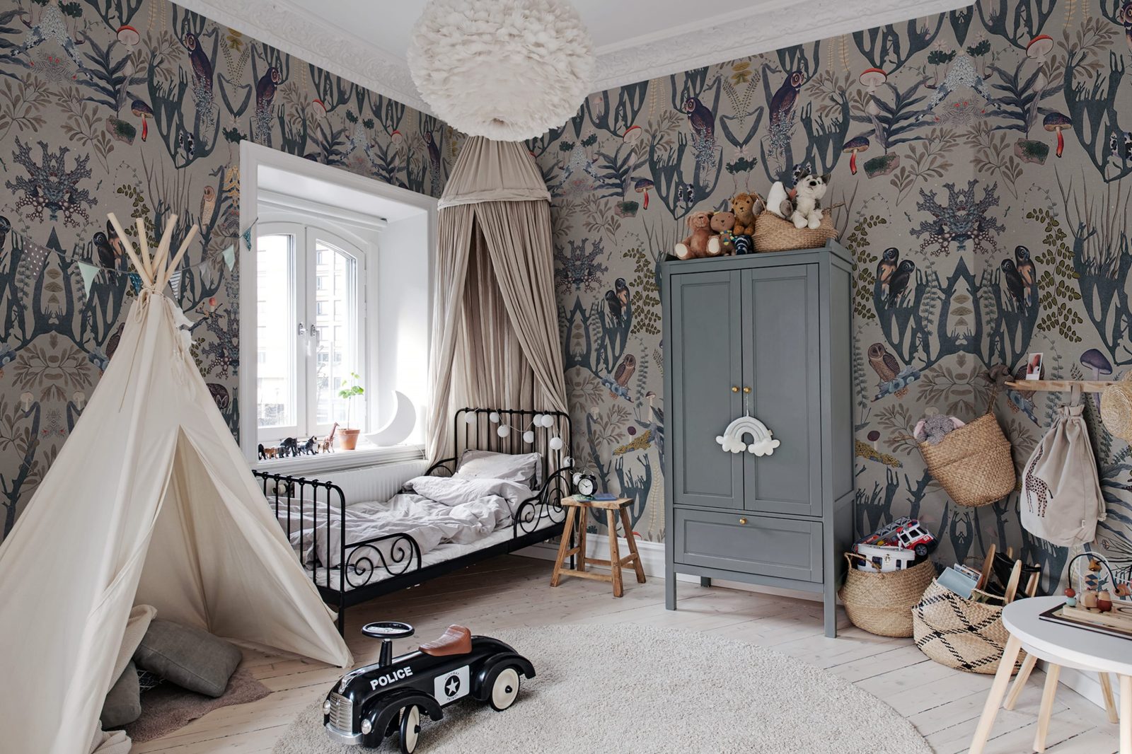 The Swedish Forest, White, Rebel Walls 2