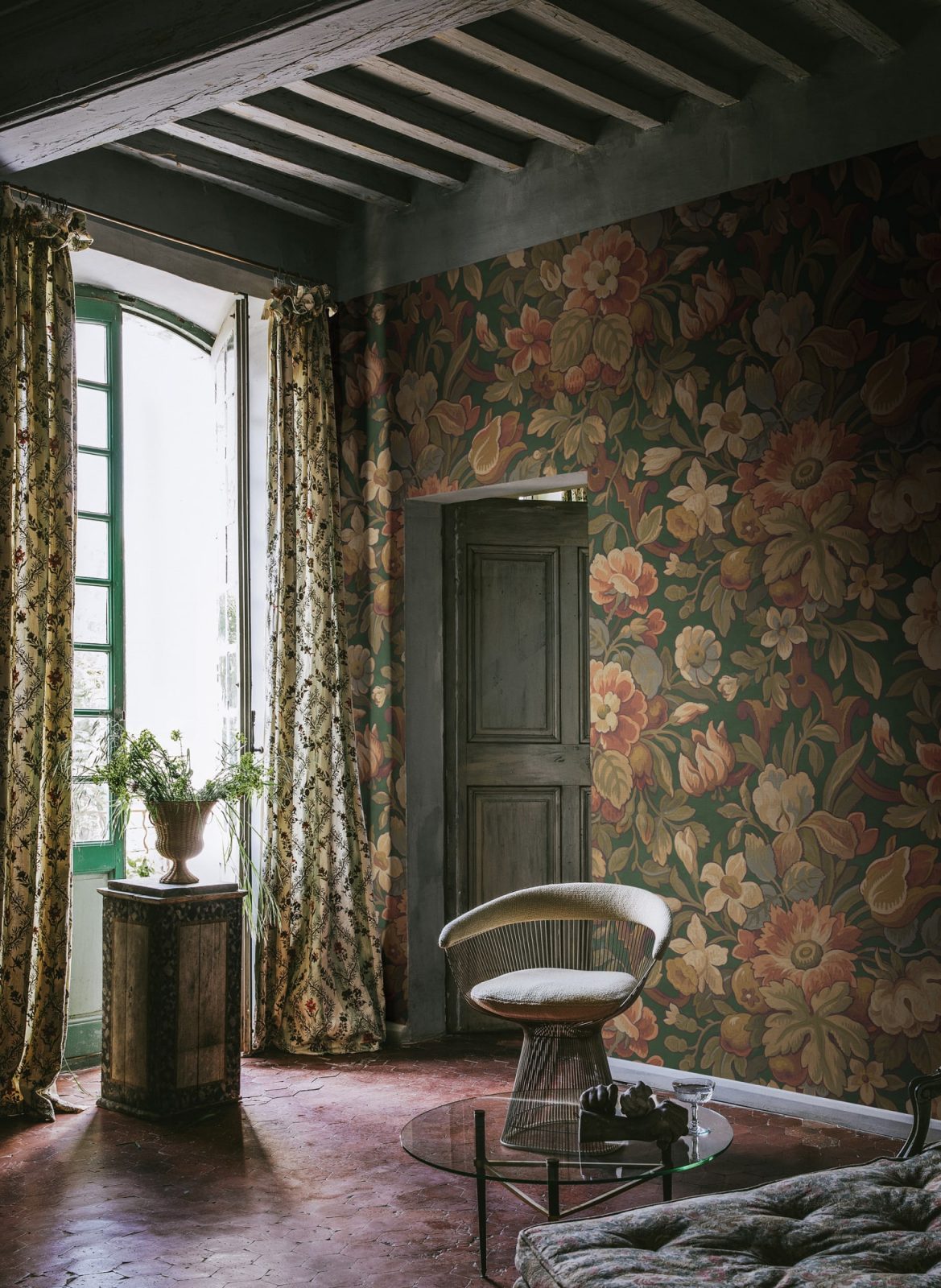 Vintage Flora, Green, Rebel Walls 2