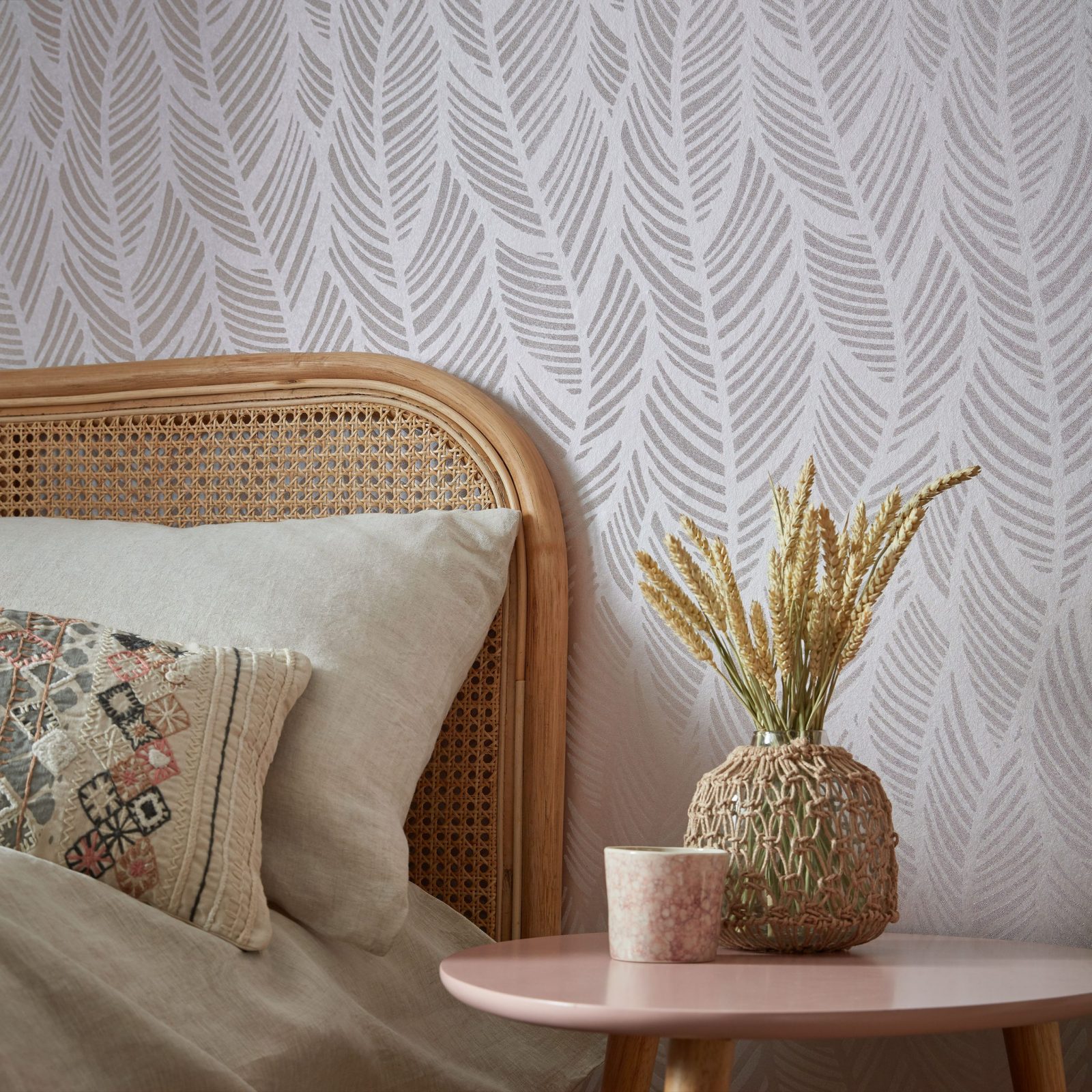 Bramble, Chamomile Pink Luxury Bead, 1838 Wallcoverings, 5.3mp / rola 2