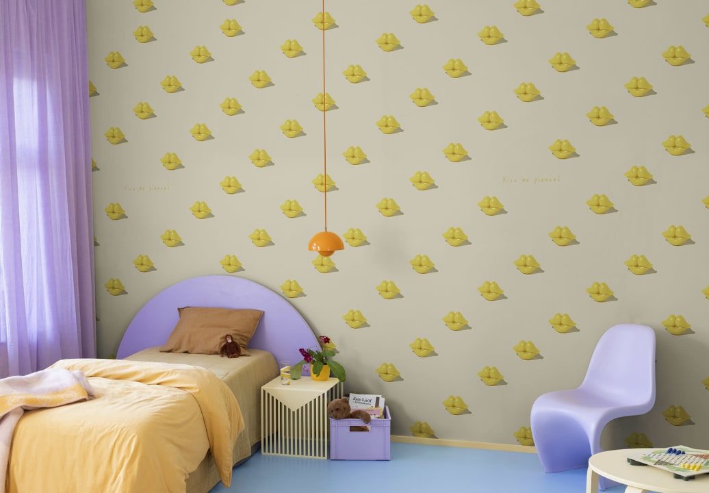 Kissing Booth, Yellow, Rebel Walls 2