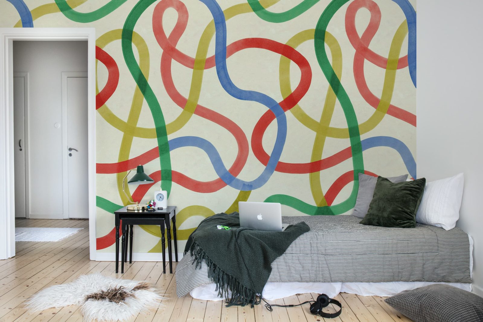 Serpentine, Happy, Rebel Walls 3