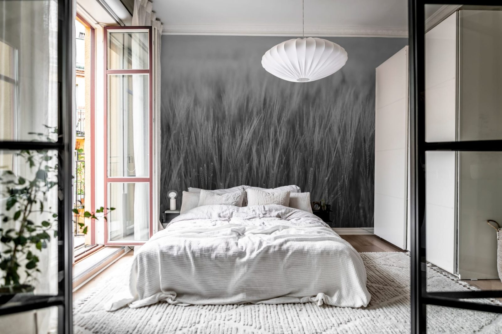 Rye Field, Black & White, Rebel Walls 2
