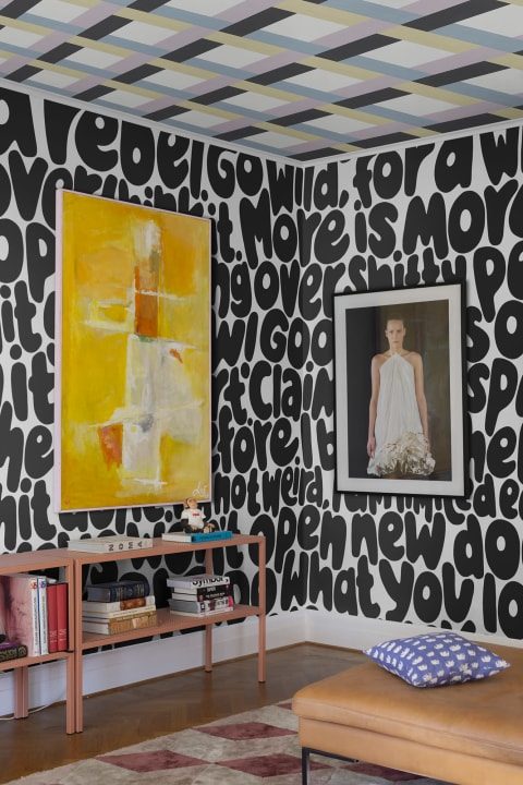 Blah Blah Blah, Black, Rebel Walls 3