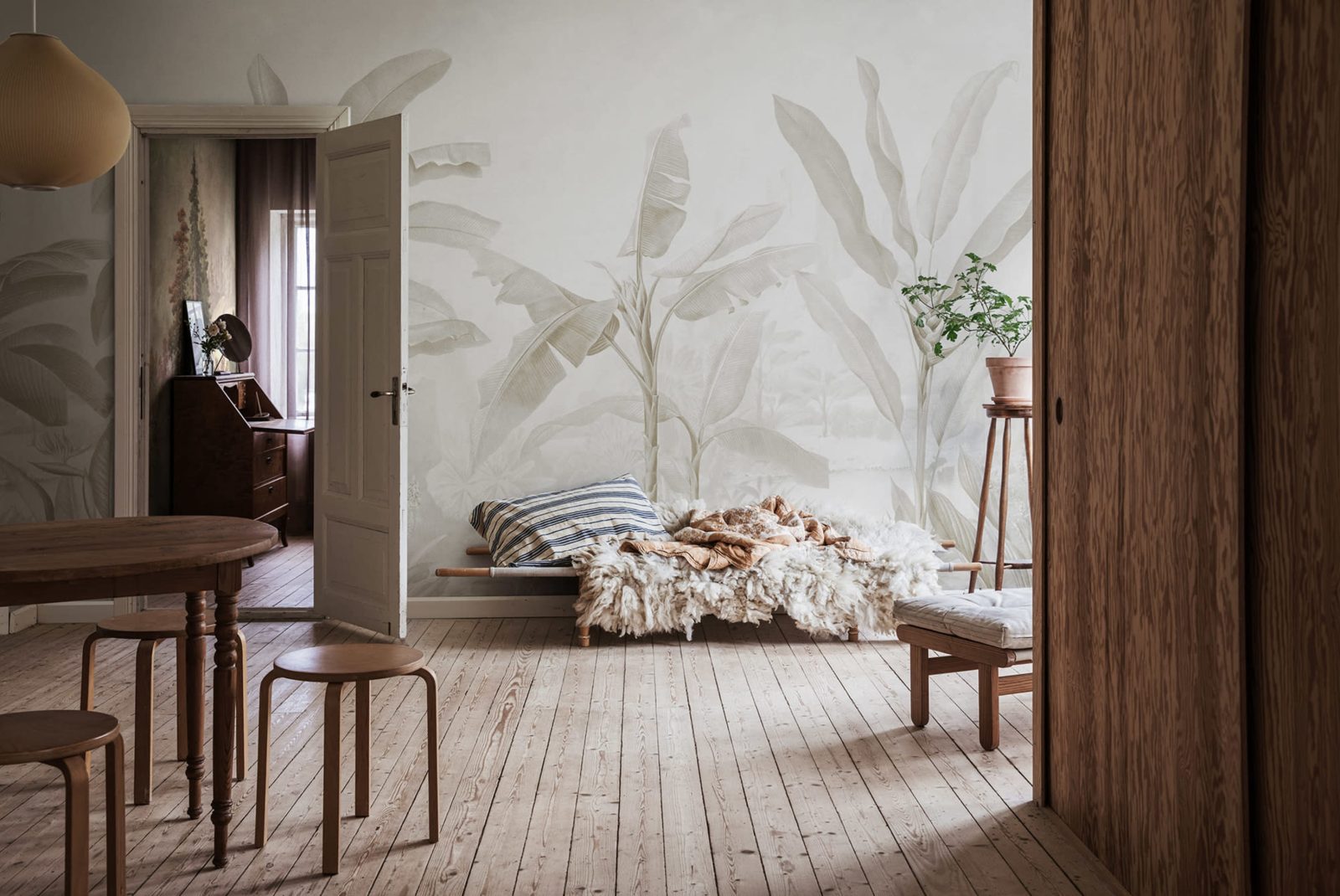 Tropical Palms, Beige, Rebel Walls 3