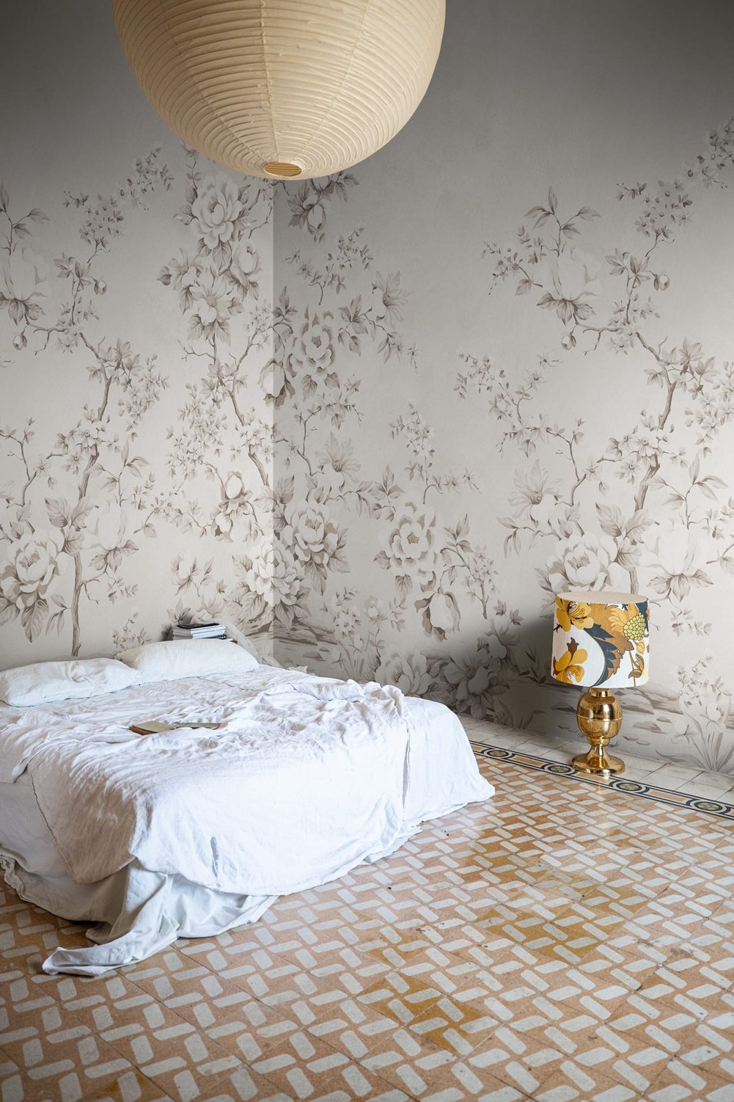 Floral Chinoiserie, Gray, Rebel Walls 3