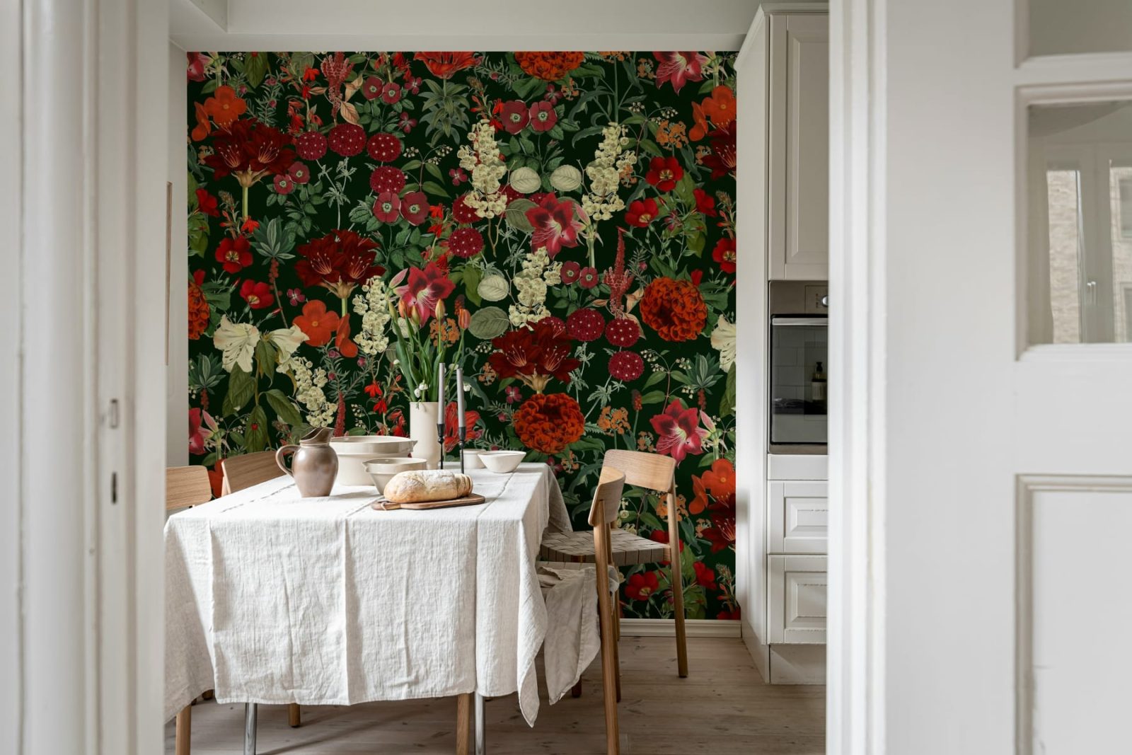 Wintergarden, Red, Rebel Walls 2