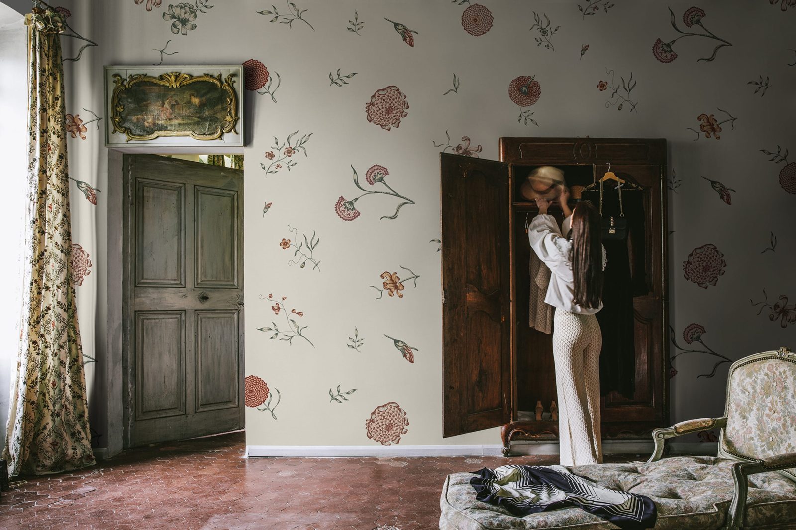 Flower Fall, Sand, Rebel Walls 2