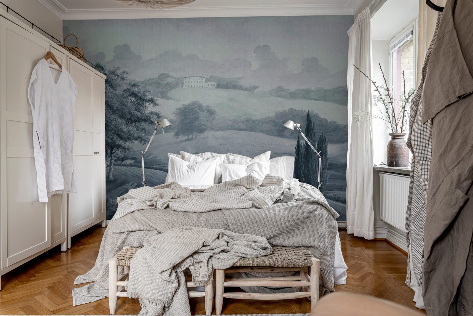 Hilltop House, Blue, Rebel Walls 2