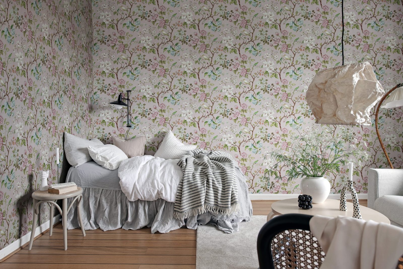 Petit Flora, Soft Pink, Rebel Walls, 5 mp / rola 3
