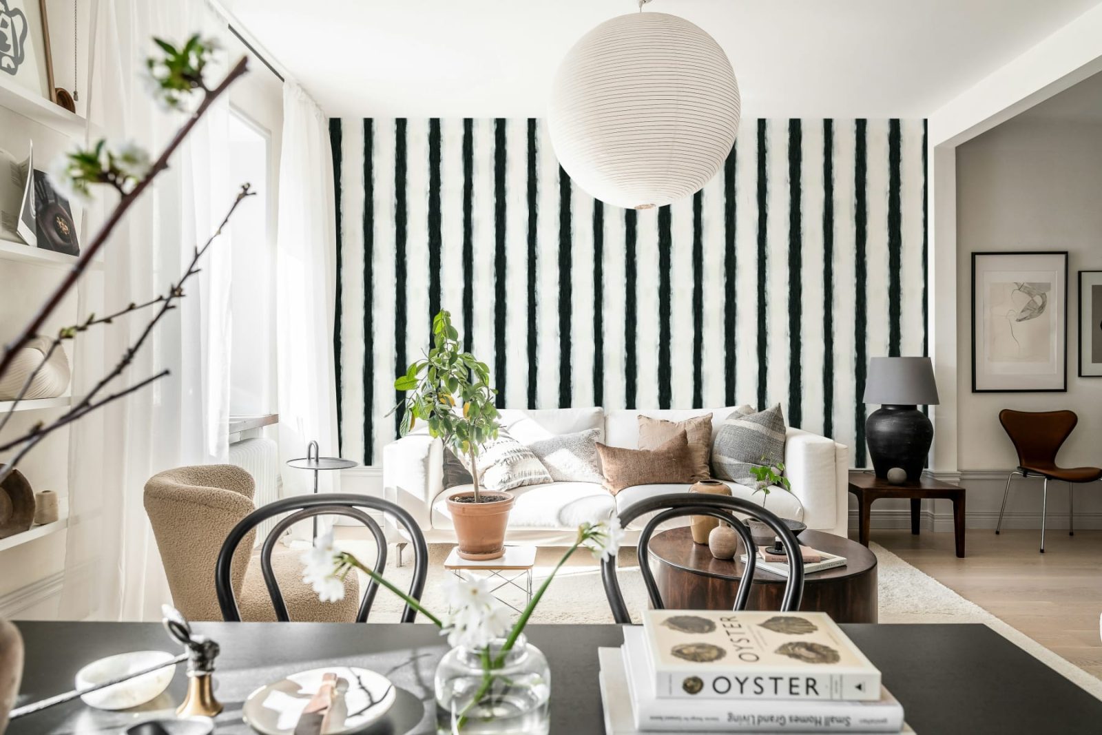 Painted Stripes, Black & White, Rebel Walls 2