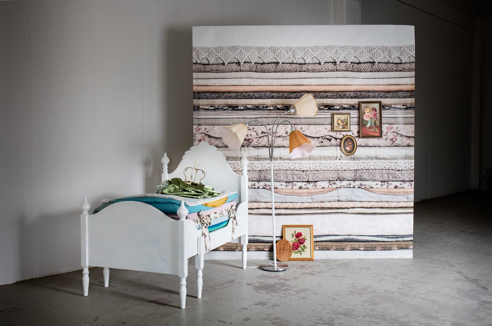 Her Royal Slumber, Vintage, Rebel Walls 4