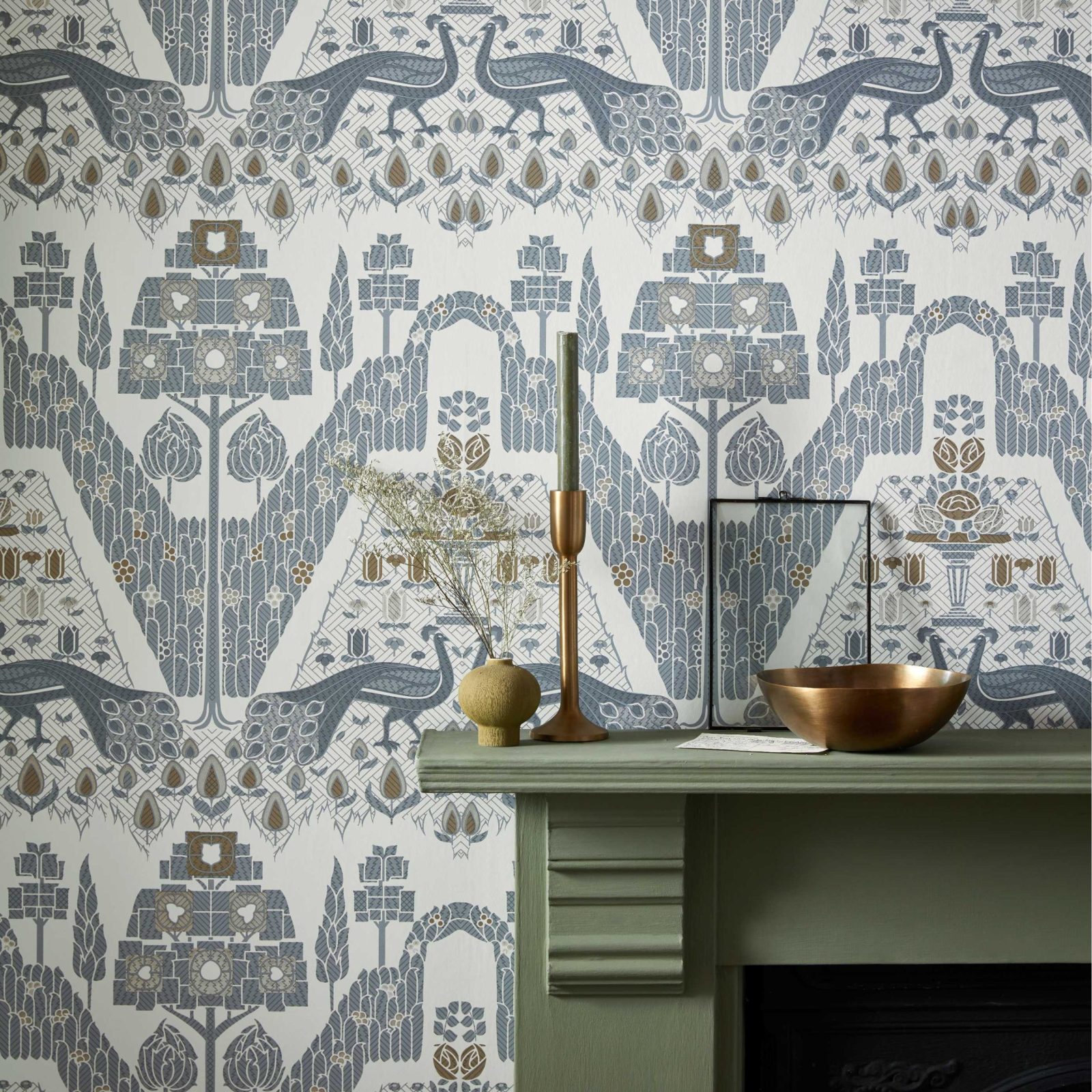 Peacock Topiary, Monochrome, 1838 Wallcoverings, 5.3mp / rola 2