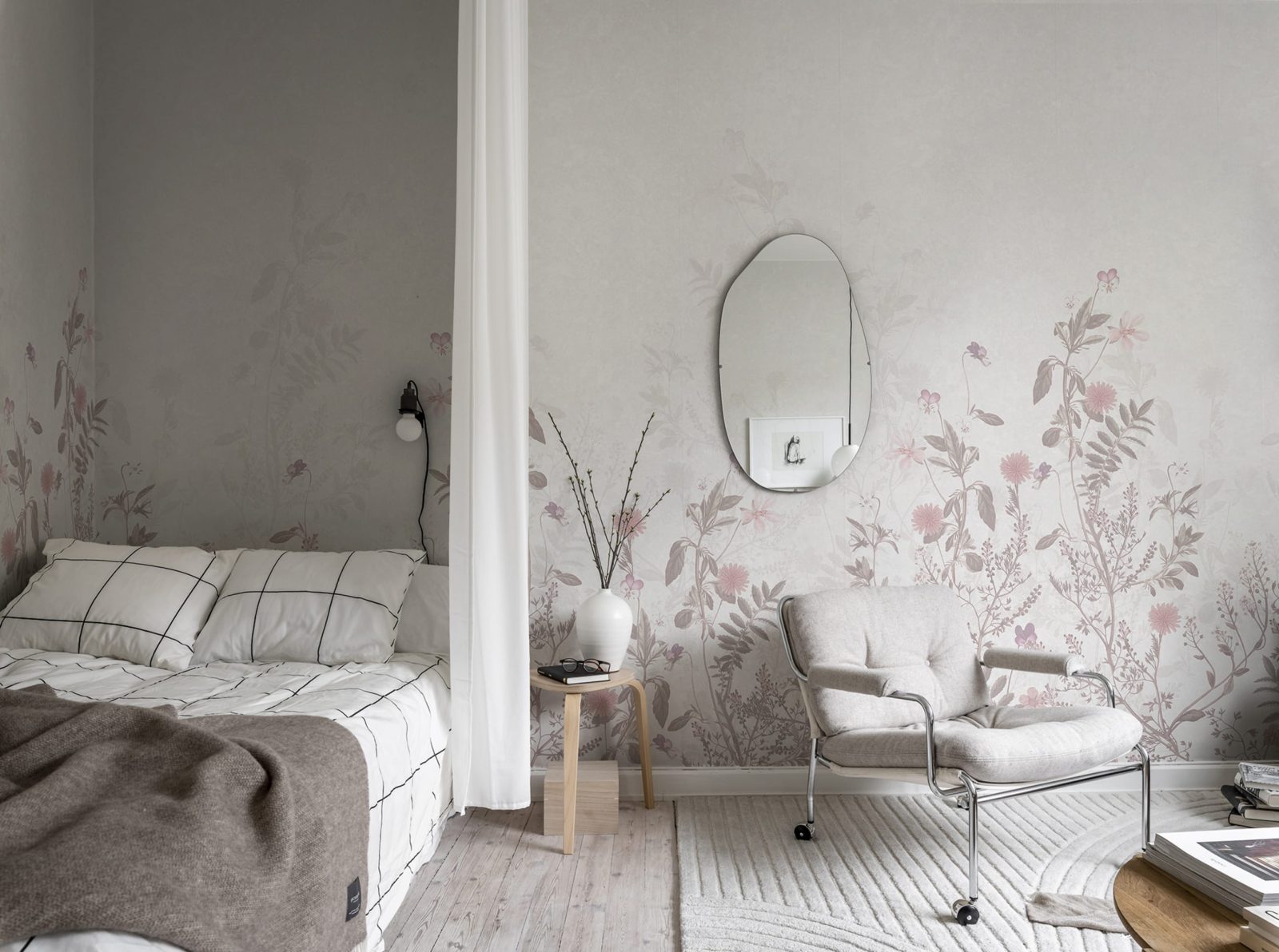 Stormy Meadow, Dusty Pink, Rebel Walls 2