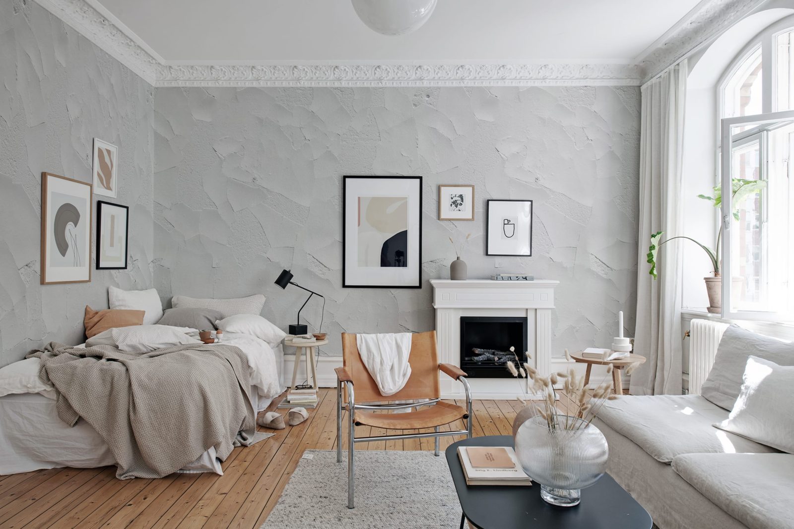 Cracked Art, White, Rebel Walls 2