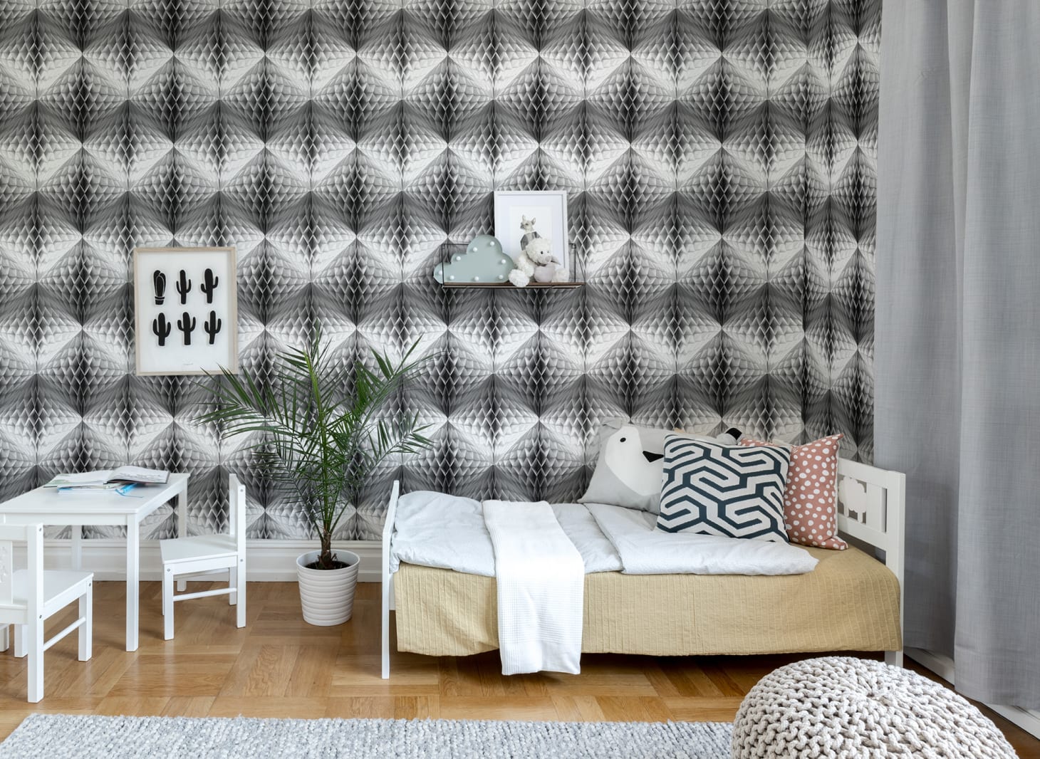 Pom Pom, Black, Rebel Walls 3