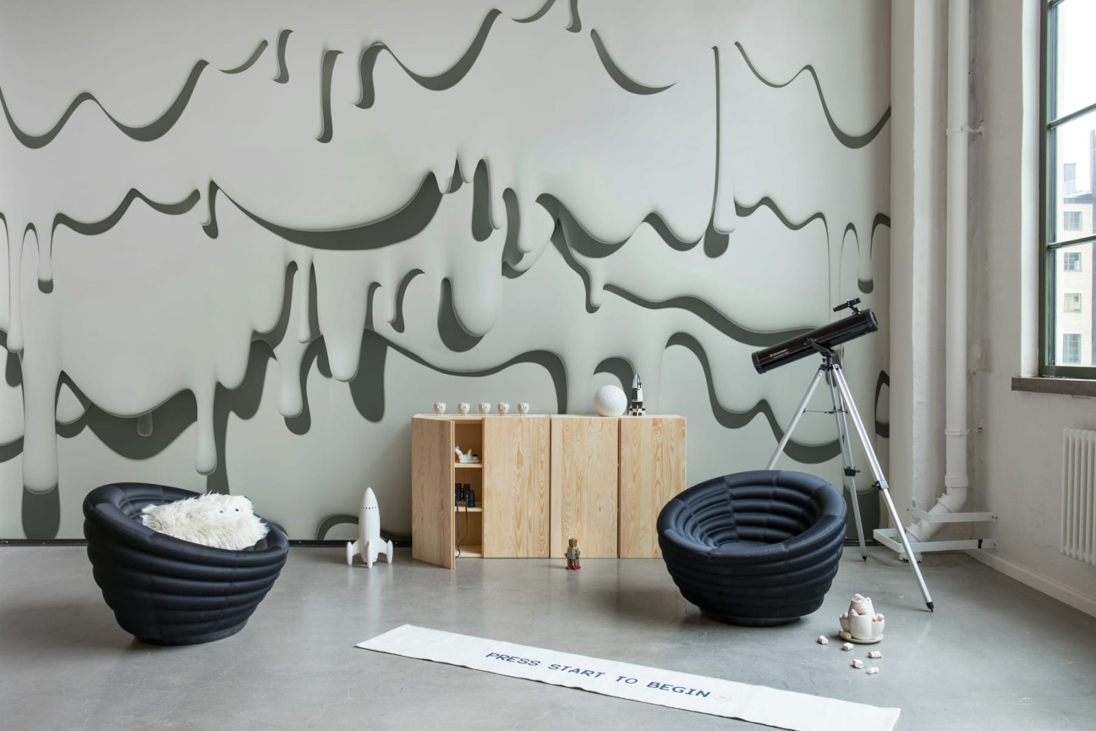 Dripping, Milky, Rebel Walls 2