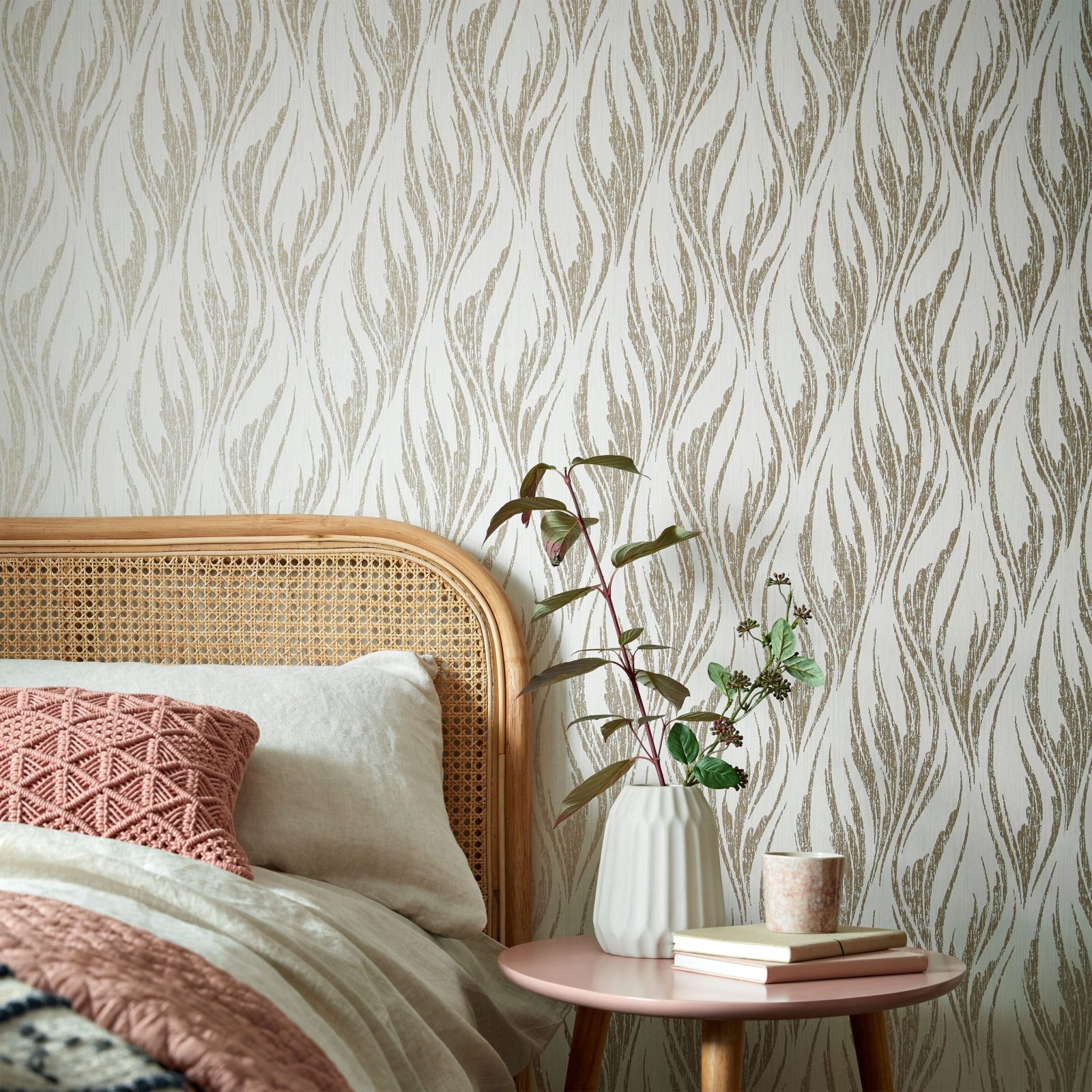 Ripple, Shimmer Gold and Cream Luxury Feature, 1838 Wallcoverings, 5.3mp / rola 2