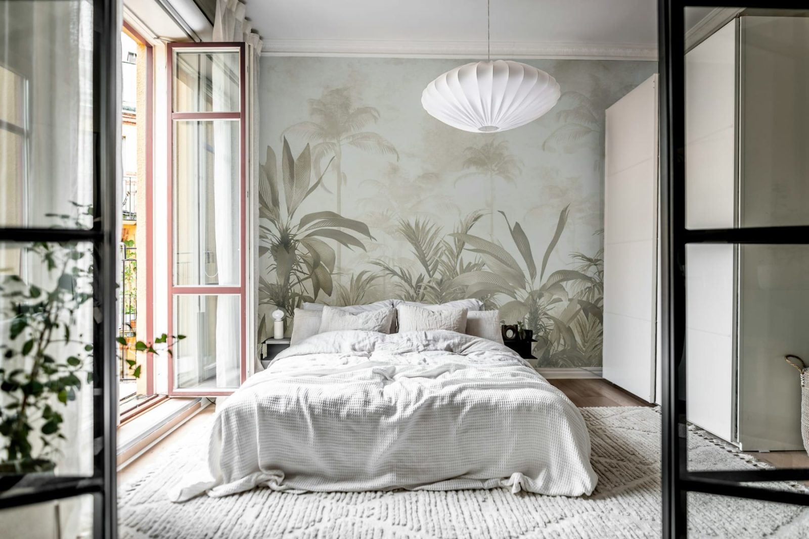 Soft Jungle, Beige, Rebel Walls 3