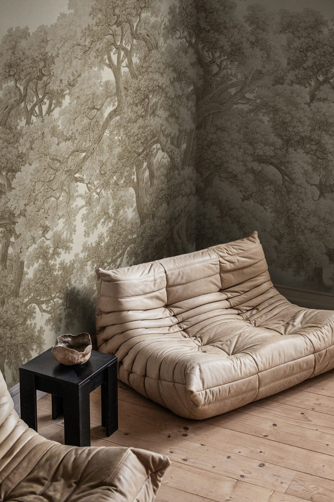 Vintage Oaks, Beige, Rebel Walls 2