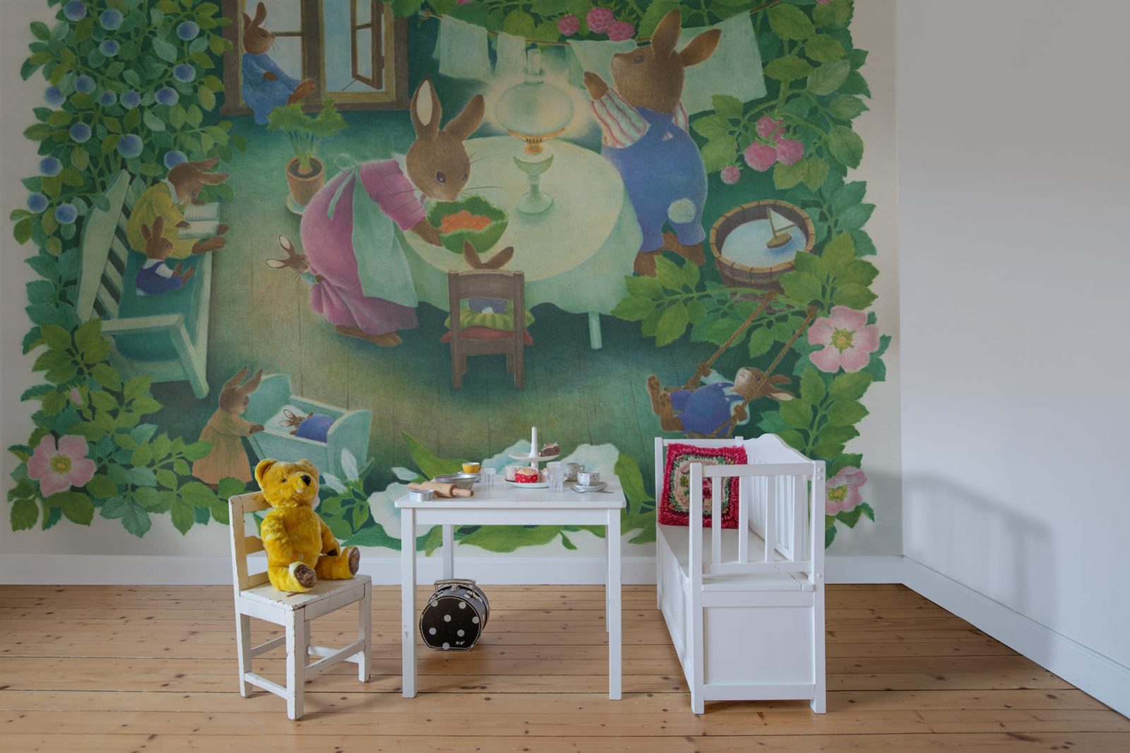 Rabbit Family, Verde, Rebel Walls 3