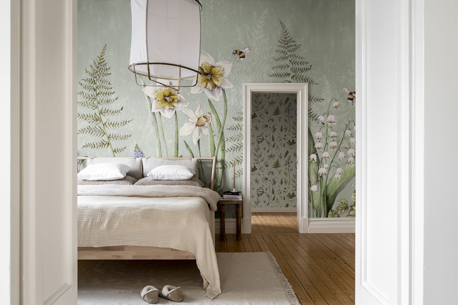 Bumblebee, Green, Rebel Walls 3