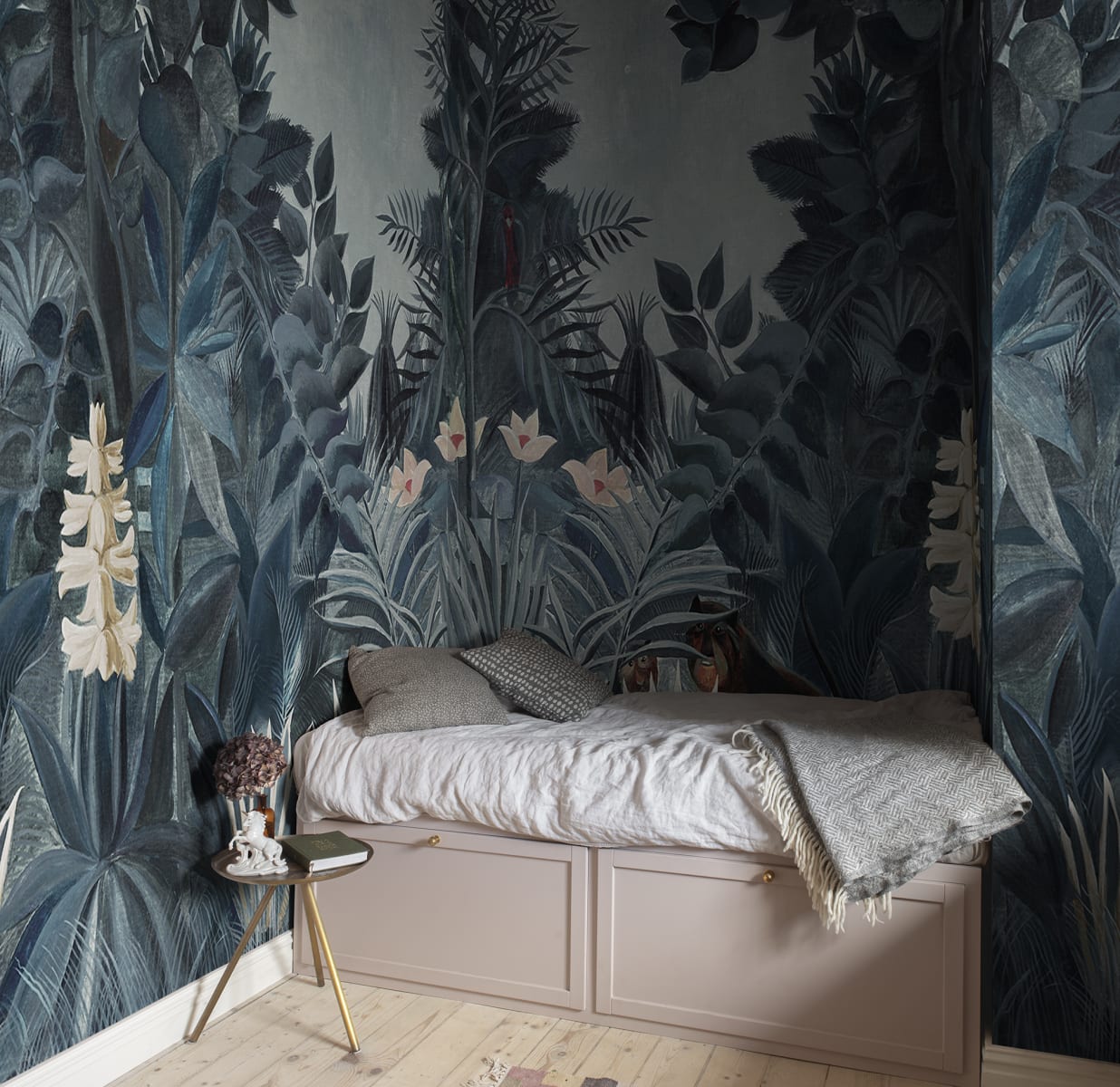 The Equatorial Jungle, Blue, Rebel Walls 3