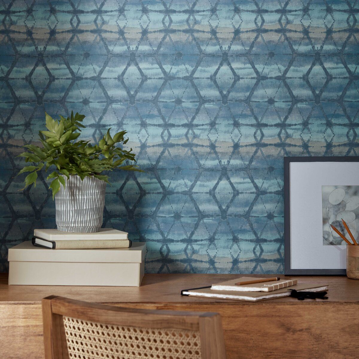 Mineral, Agate Blue Luxury Geometric, 1838 Wallcoverings, 5.3mp / rola 2