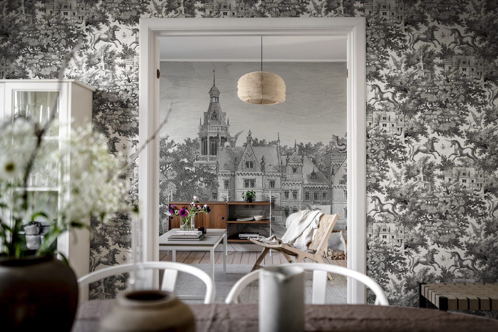 Fairy Tale Castle, Graphite, Rebel Walls, 5 mp / rola 3