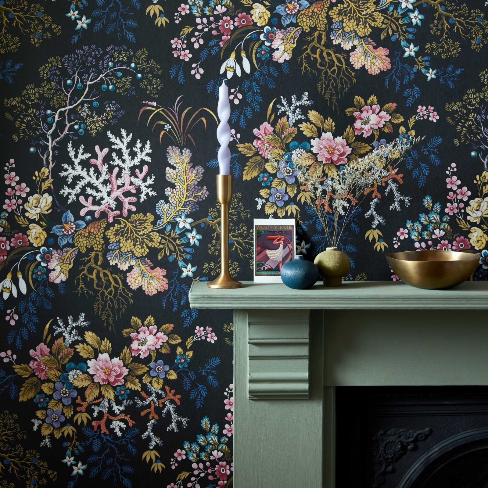 Killburn's Coral, Midnight Black, 1838 Wallcoverings, 5.3mp / rola 2