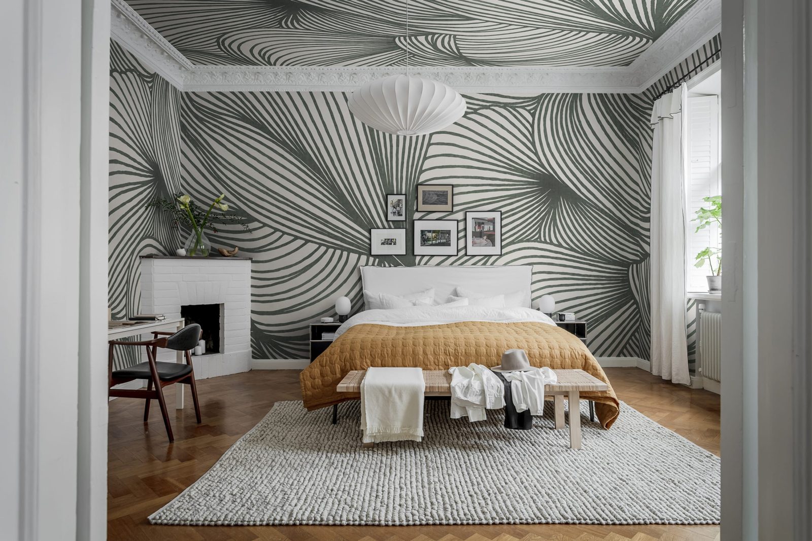 Opulence Lines, Moss, Rebel Walls 2