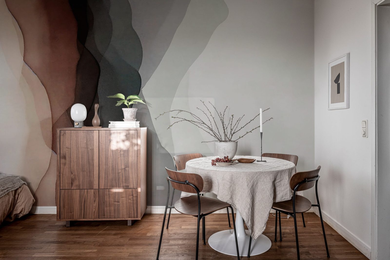 Vertical Gradient, Neutral, Rebel Walls 3