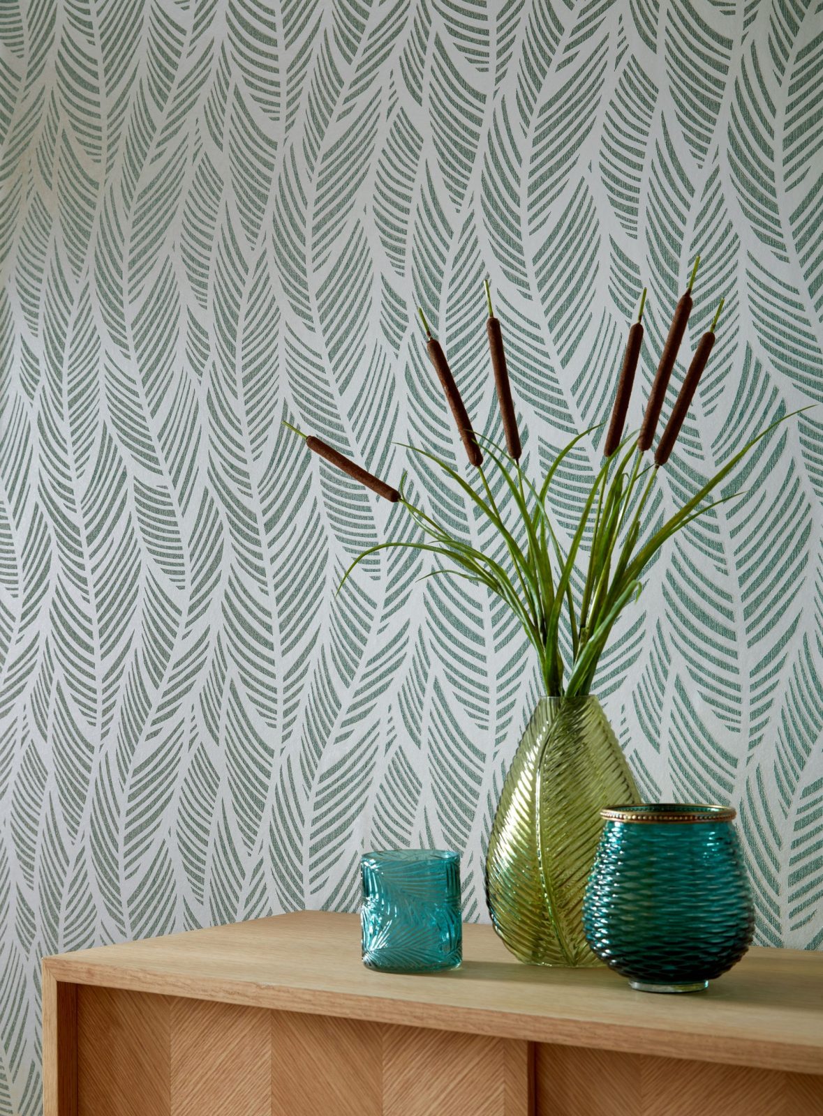 Bramble, Mineral Green Luxury Bead, 1838 Wallcoverings, 5.3mp / rola 2