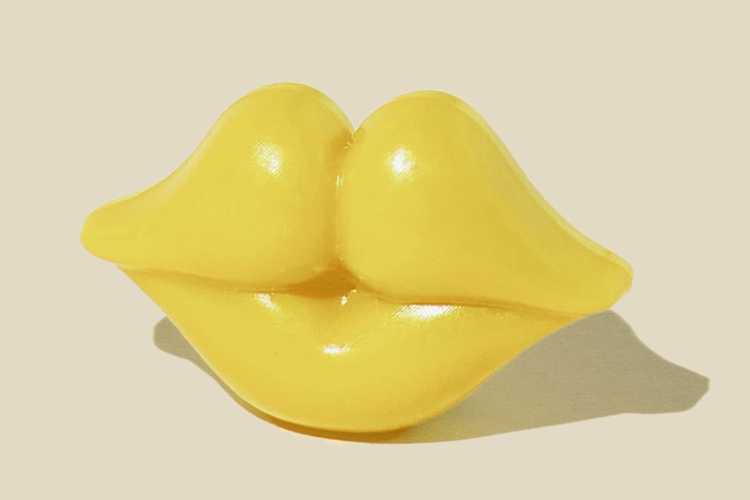 Kissing Booth, Yellow, Rebel Walls 4